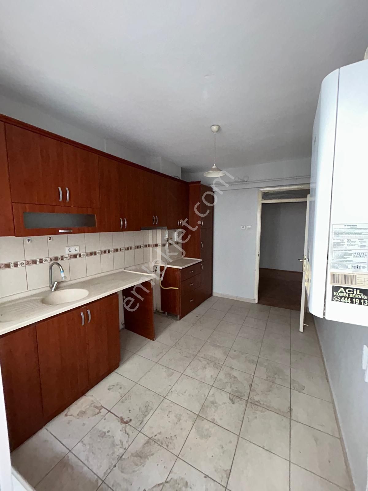 Canyapı'dan Katlı Otoparkın Yanında 3+1 Arakat