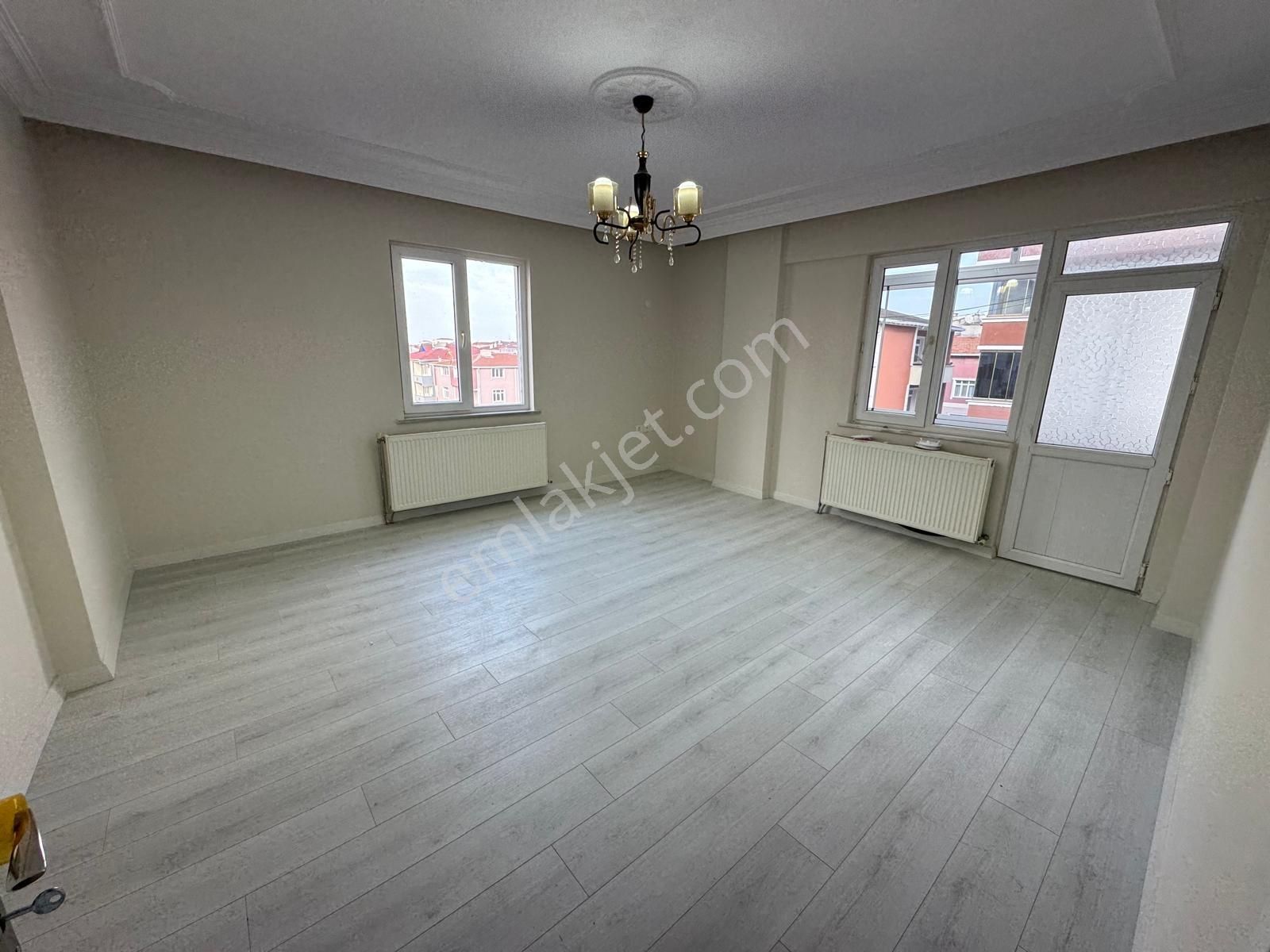 Merkezi Konum Kapaklı Vatan Mah Geniş 3+1 Müstakil Bina 2balkon