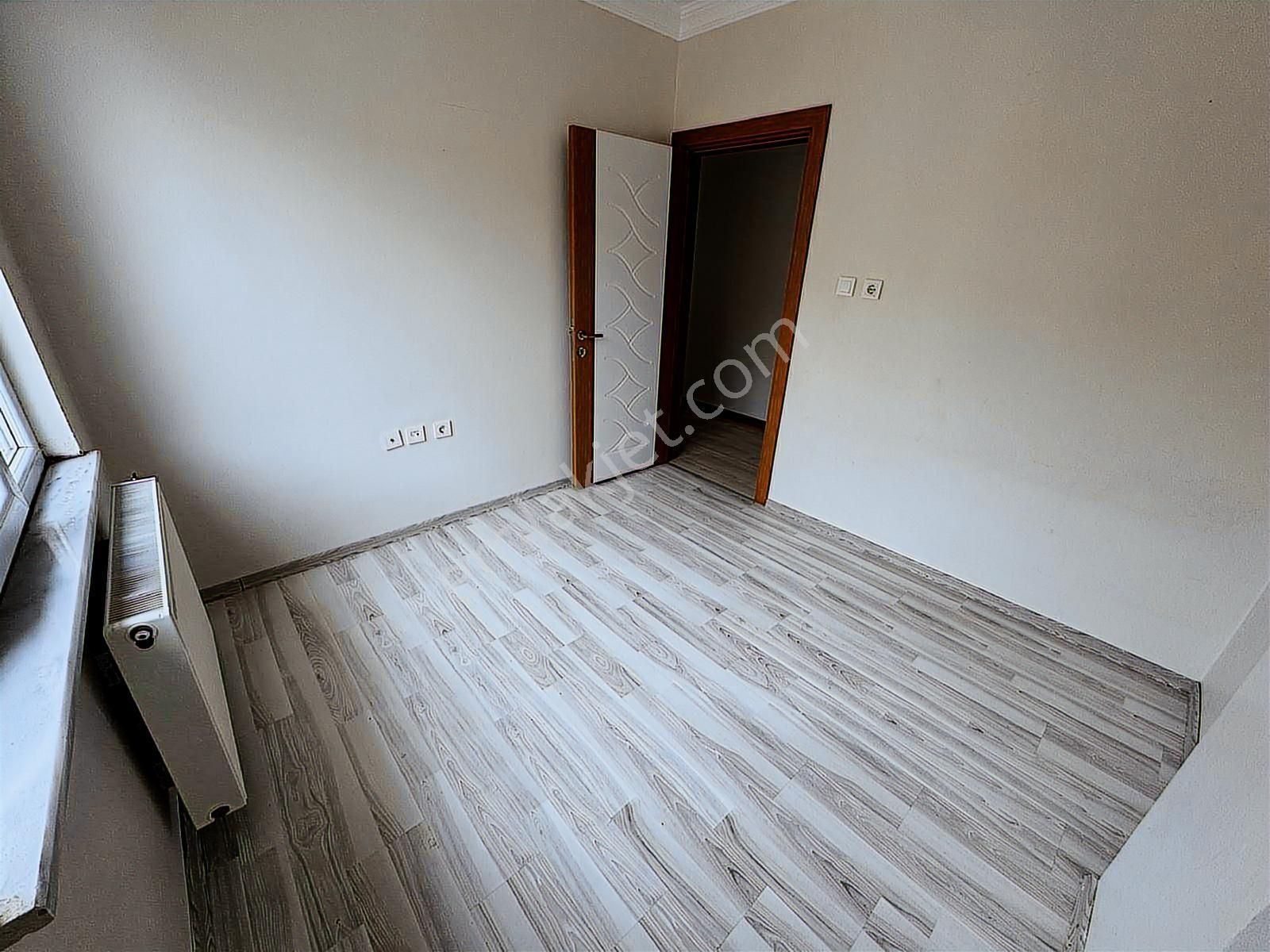 Vatan Mahallesinde Ön Cephe Cam Balkonlu 2+1 Satılık Daire - Görsel 5