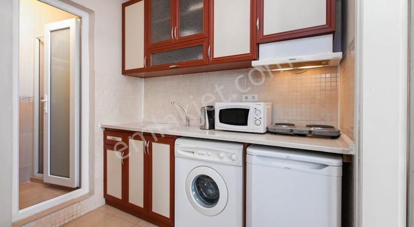 Beyoğlu İstiklal Caddesi Asmalımesciite Asanörlü Binada 1+0 Mntfaklı Kombi Ve Klimalı Fulleşyalı - Görsel 4