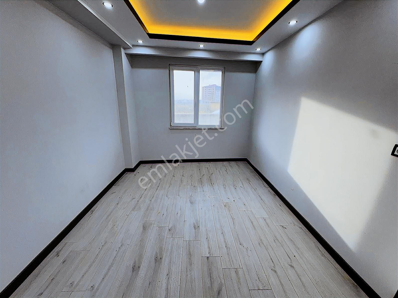 Mevlana Mah Okullar Bölgesinde 1+1 Ön Cephe Giriş Kat Daire - Görsel 18