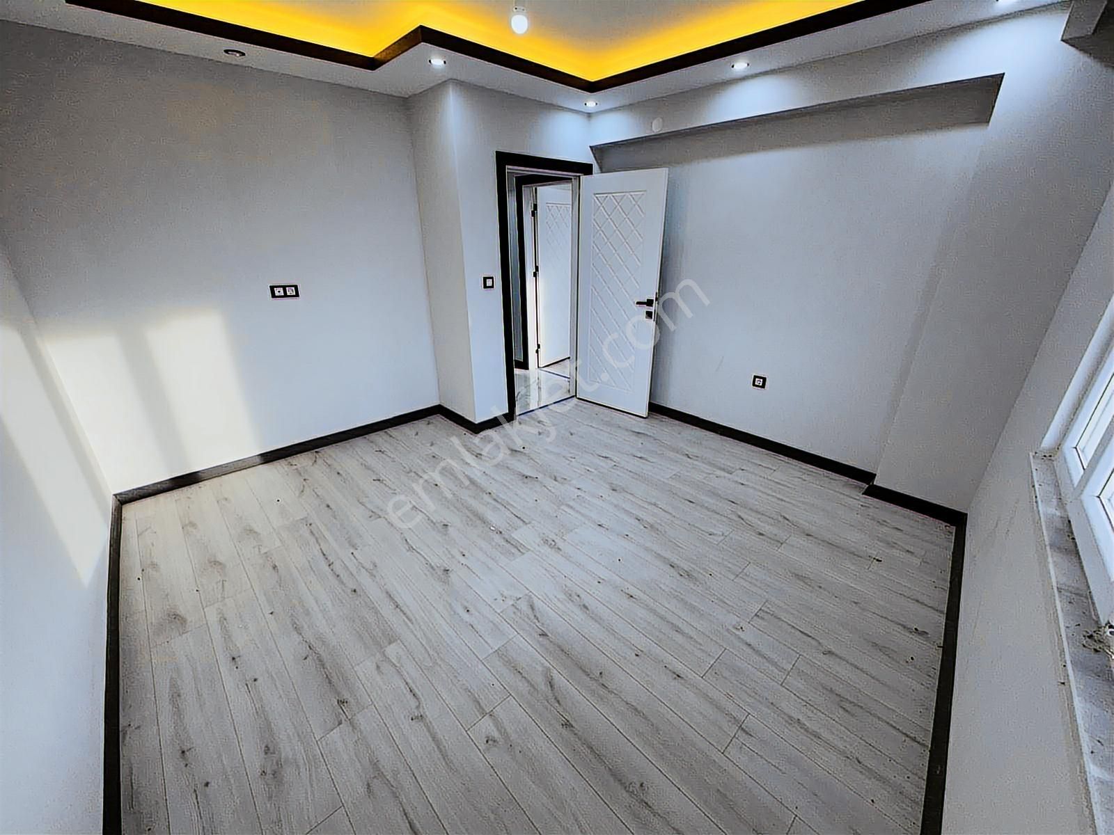 Mevlana Mah Okullar Bölgesinde 1+1 Ön Cephe Giriş Kat Daire - Görsel 26
