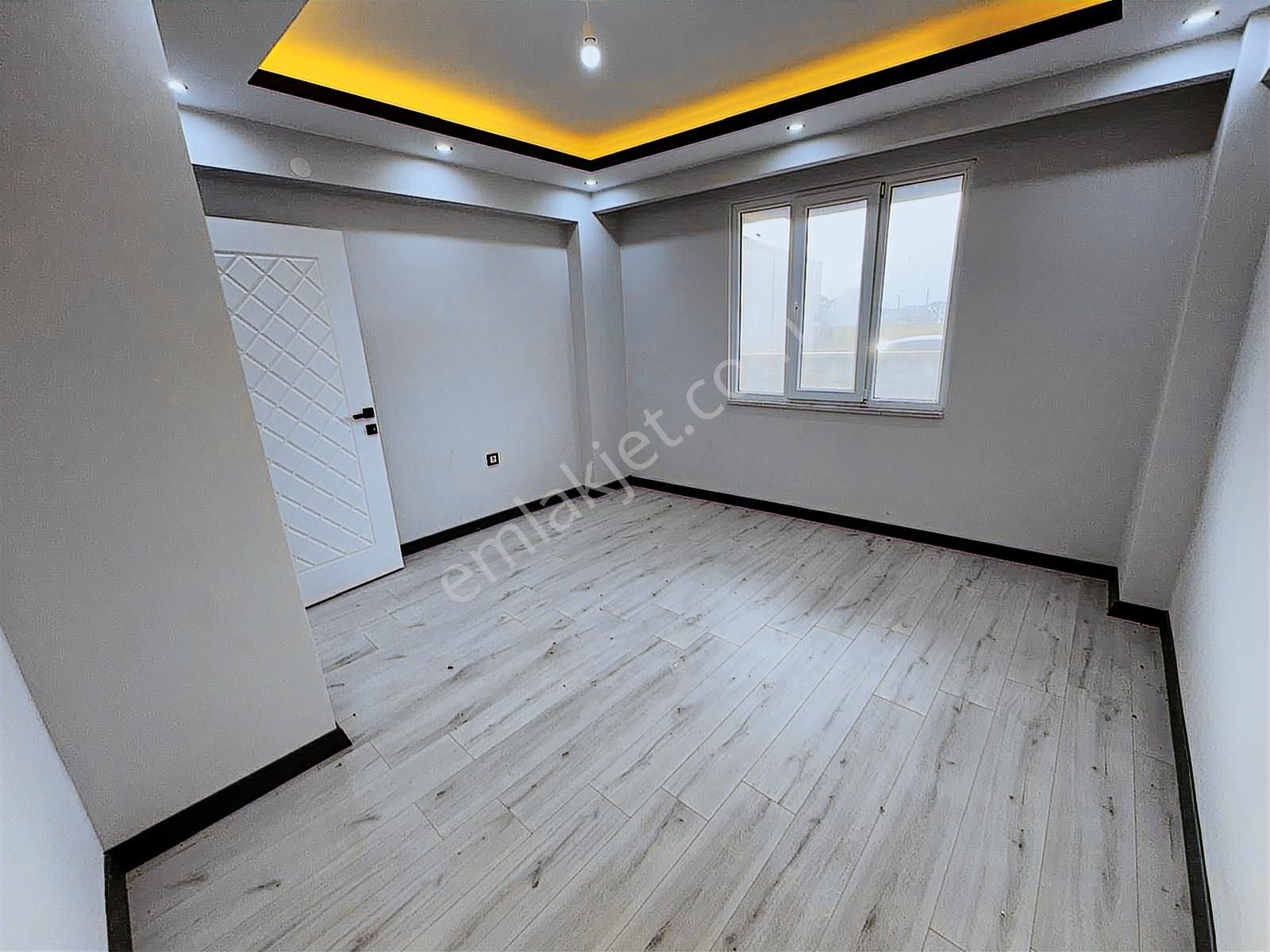 Mevlana Mah Okullar Bölgesinde 1+1 Ön Cephe Giriş Kat Daire - Görsel 6
