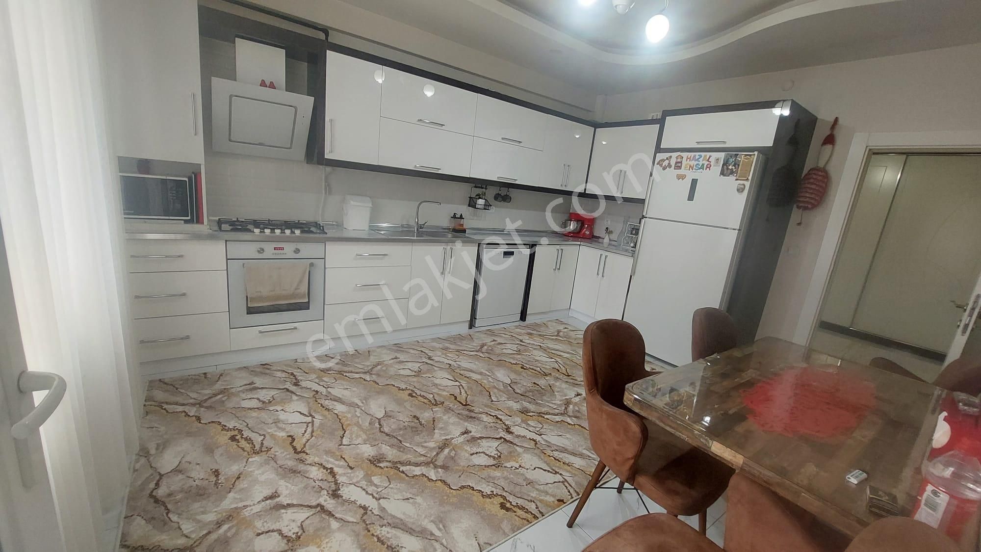 Fabrika Mahallesinin En Güzel Havuzlu 3.5+1 Lüx Dairesi Satışta