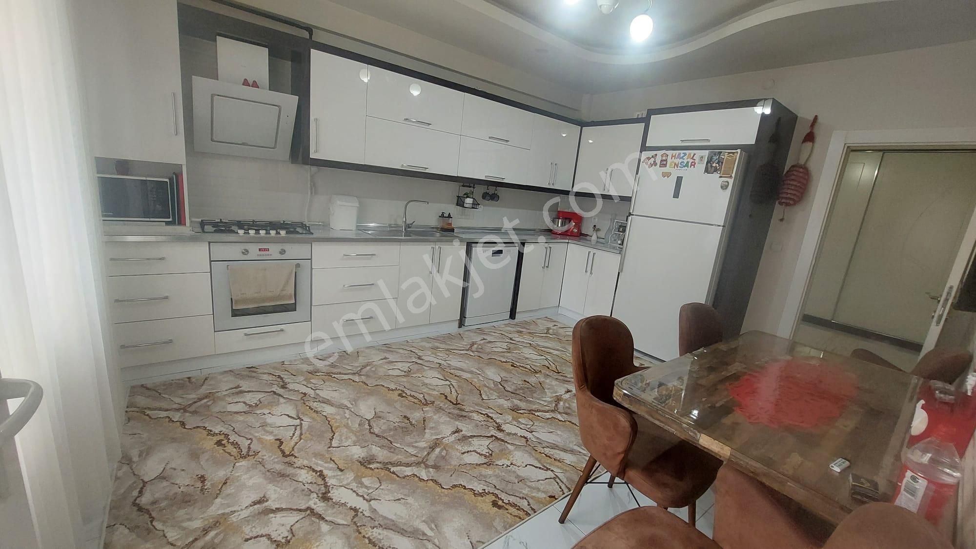 Fabrika Mahallesinin En Güzel Havuzlu 3.5+1 Lüx Dairesi Satışta - Görsel 2