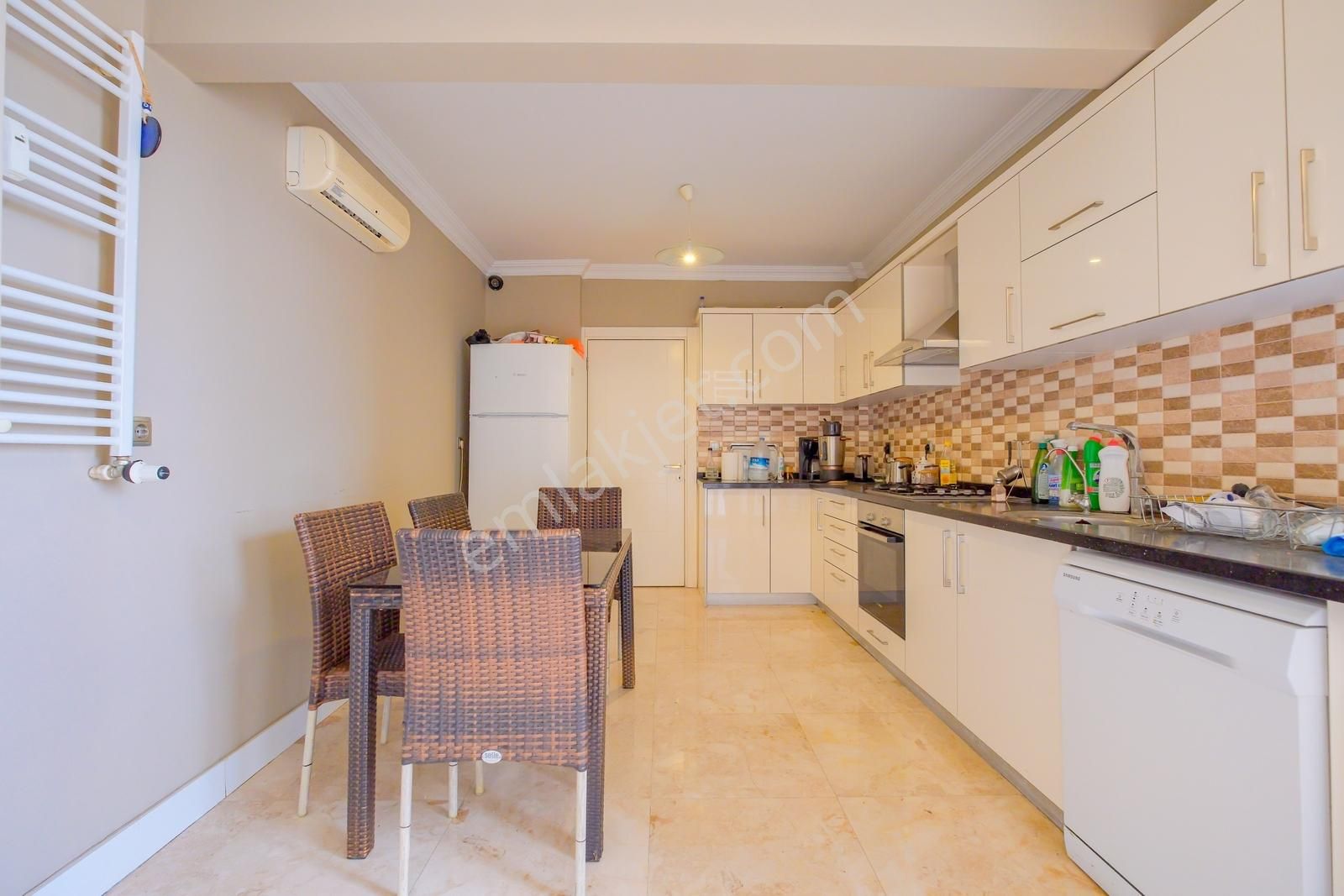 Gökhan Üçgün'den Konyaaltı Cd. Üzeri, Deniz Manzaralı Geniş 3+1 - Görsel 4