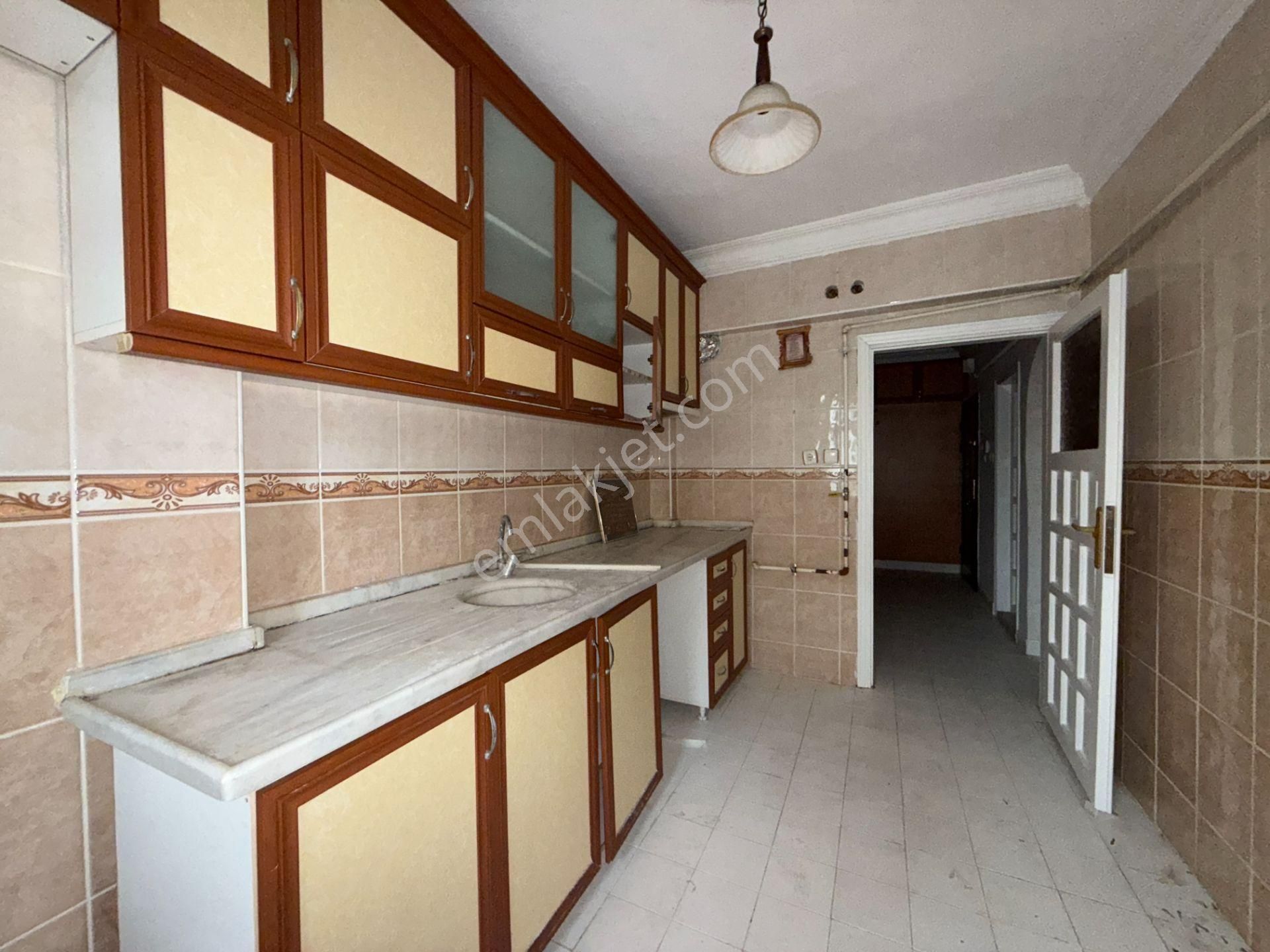 Ufuk Kılıç Emlak'tan Uygun Fiyata Salı Pazarı Yanı 3+1 Masrafsız Orta Kat Daire - Görsel 4