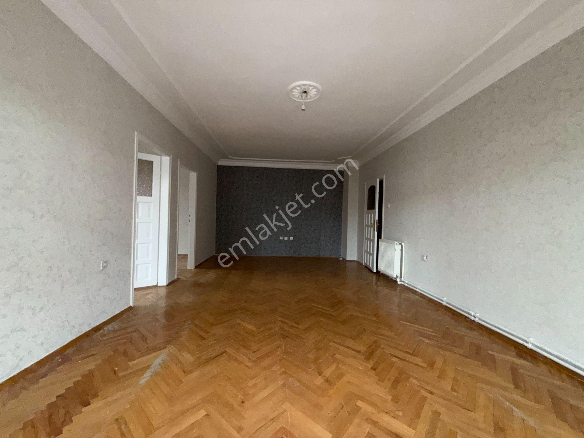 Ufuk Kılıç Emlak'tan Uygun Fiyata Salı Pazarı Yanı 3+1 Masrafsız Orta Kat Daire - Görsel 9