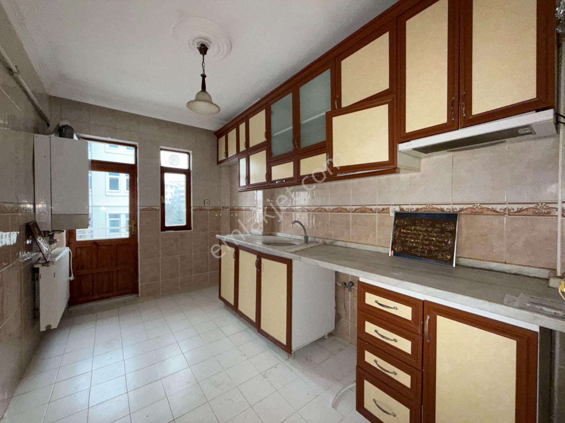 Ufuk Kılıç Emlak'tan Uygun Fiyata Salı Pazarı Yanı 3+1 Masrafsız Orta Kat Daire - Görsel 7