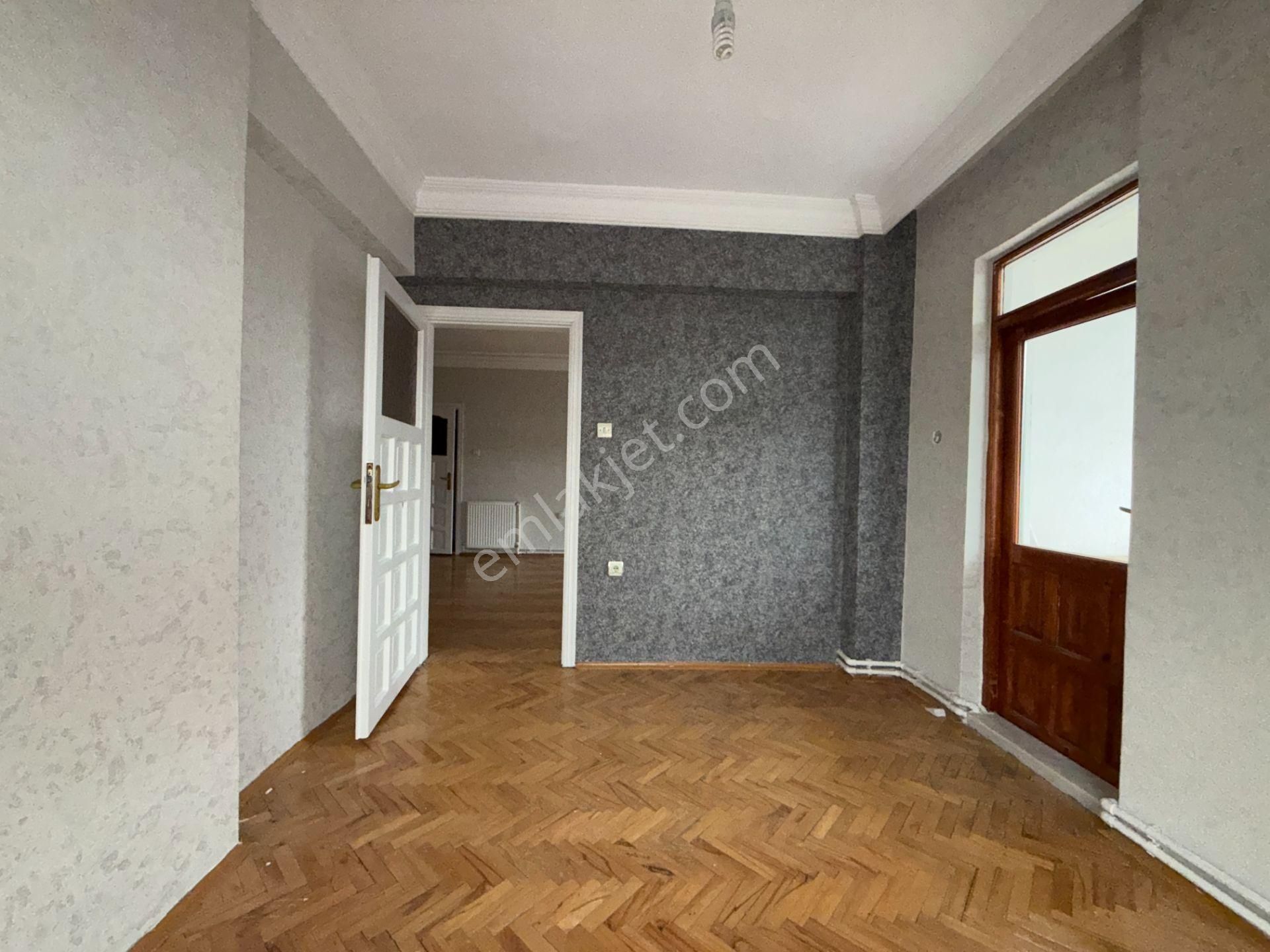 Ufuk Kılıç Emlak'tan Uygun Fiyata Salı Pazarı Yanı 3+1 Masrafsız Orta Kat Daire - Görsel 15