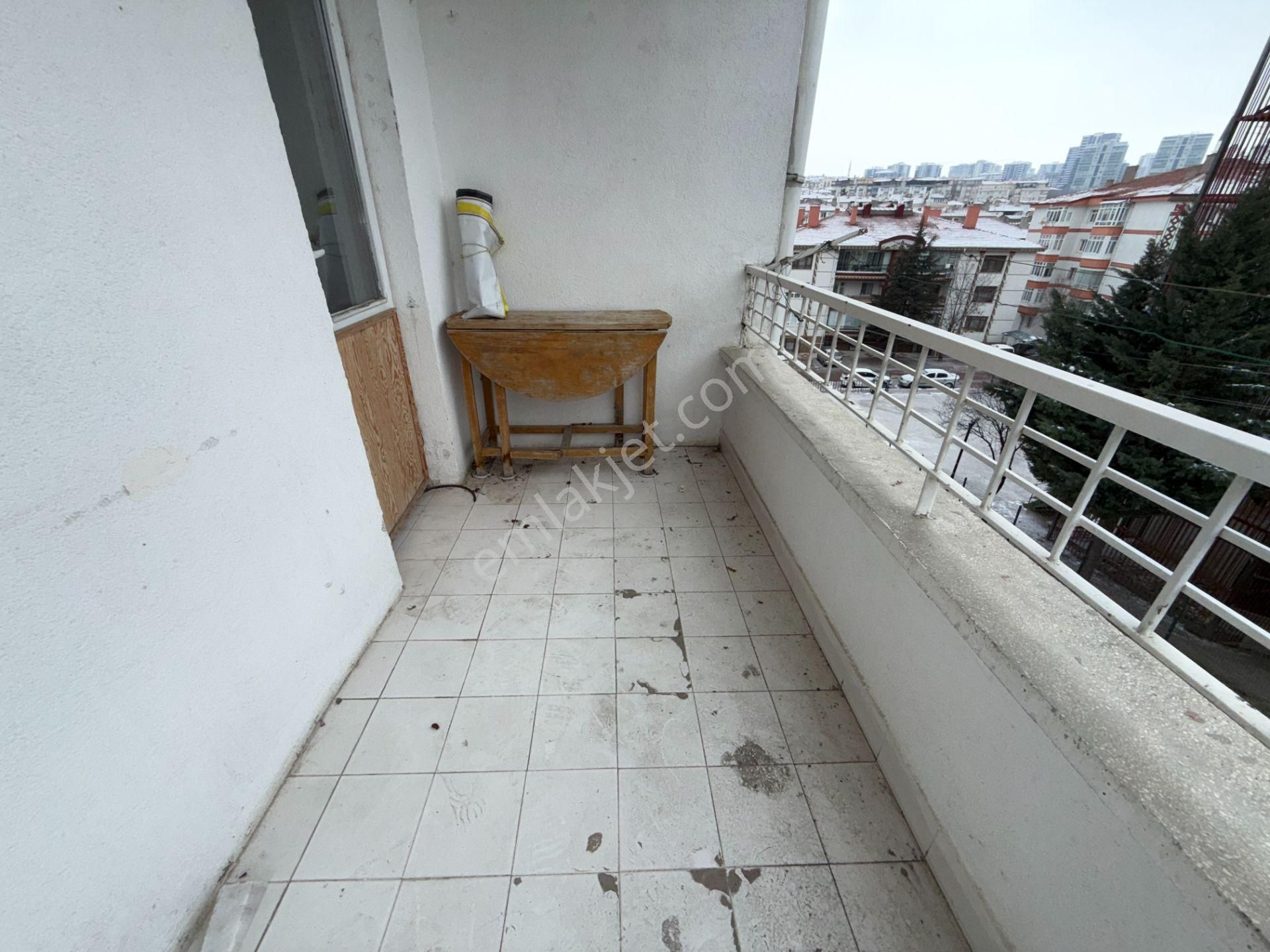 Ufuk Kılıç Emlak'tan Uygun Fiyata Salı Pazarı Yanı 3+1 Masrafsız Orta Kat Daire - Görsel 18