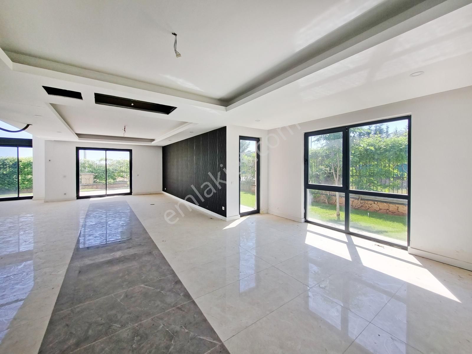 Gökhan Üçgün - Château D'or Sitesi'nde Eşsiz Tam Müstakil Villa - Görsel 12
