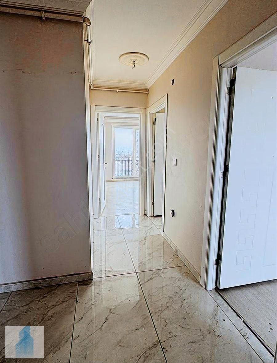 Bağcılar Yürüyüş Yolunda Kiralık 2+1, Site İçi Daire, 10.kat - Görsel 3
