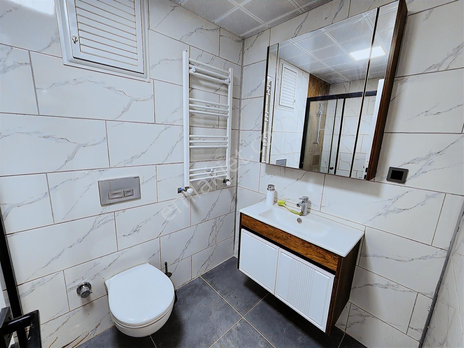 Yeniköy'de Sıfır Lux Sitede Eşyalı Kiralık Sıfır 1+1 Lux Daire - Görsel 11