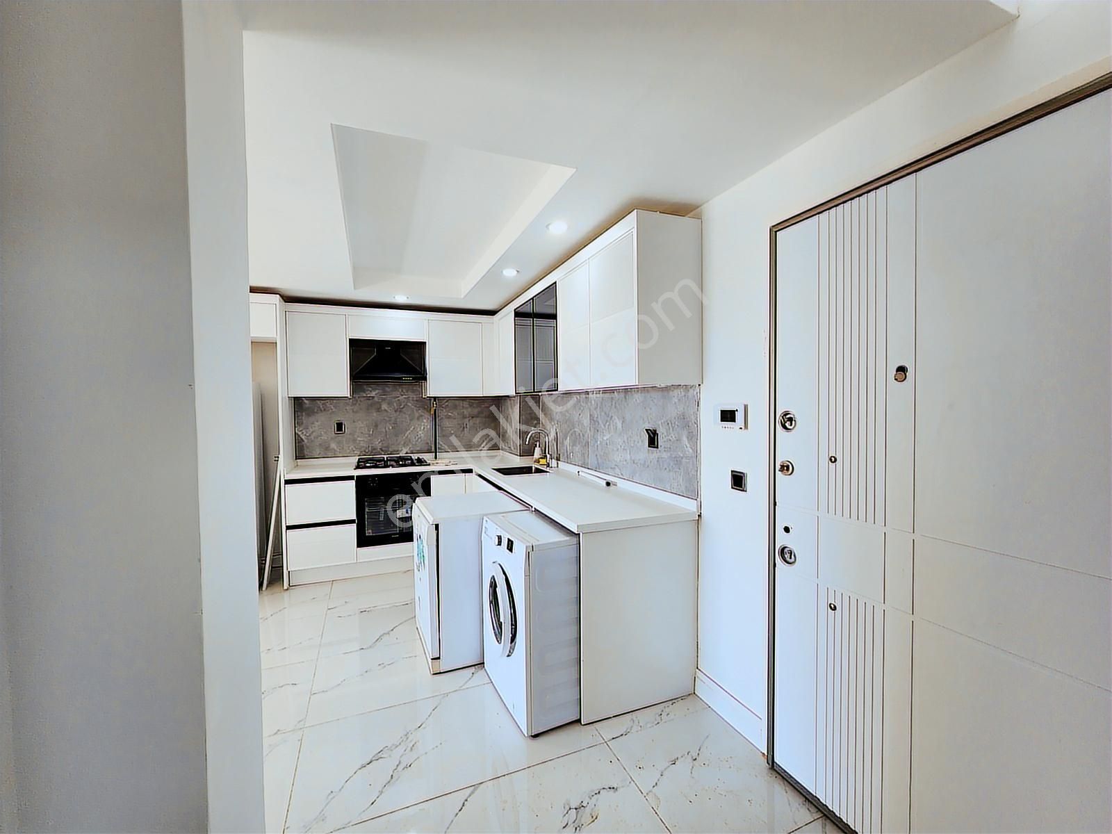 Yeniköy'de Sıfır Lux Sitede Eşyalı Kiralık Sıfır 1+1 Lux Daire - Görsel 25