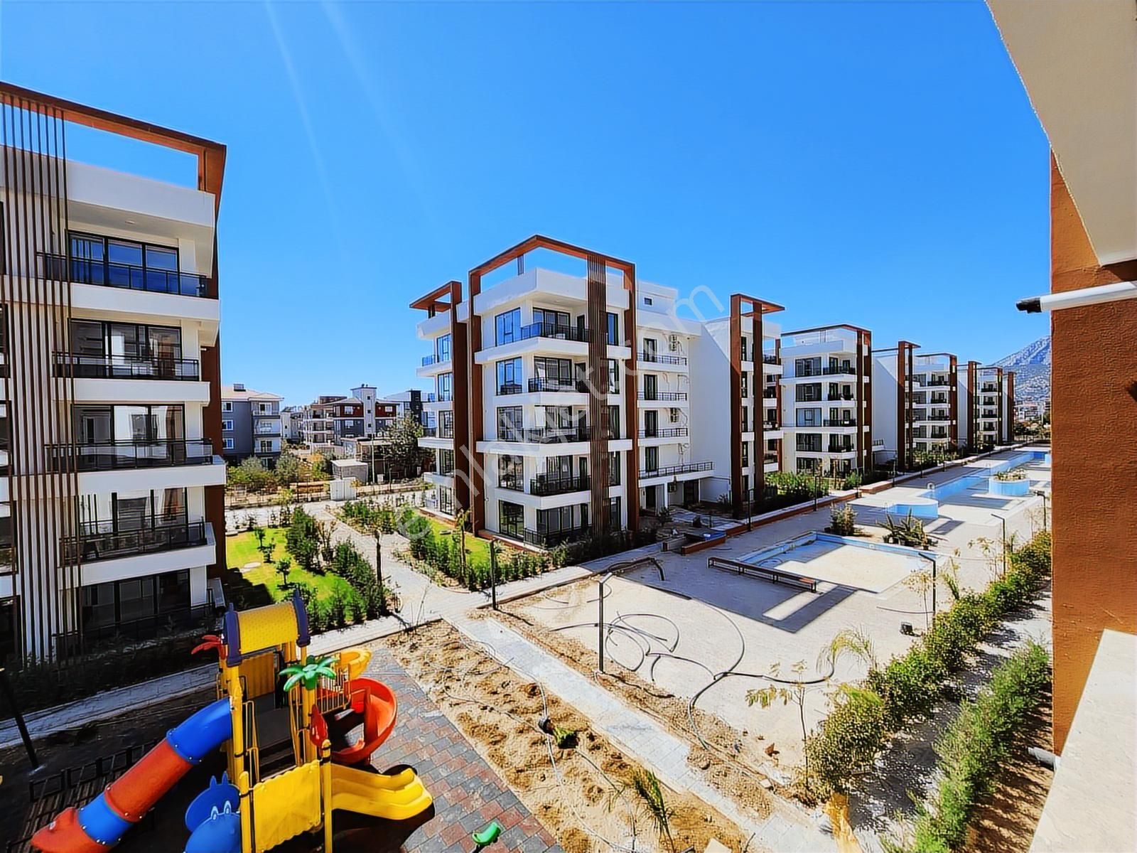 Yeniköy'de Sıfır Lux Sitede Eşyalı Kiralık Sıfır 1+1 Lux Daire - Görsel 15