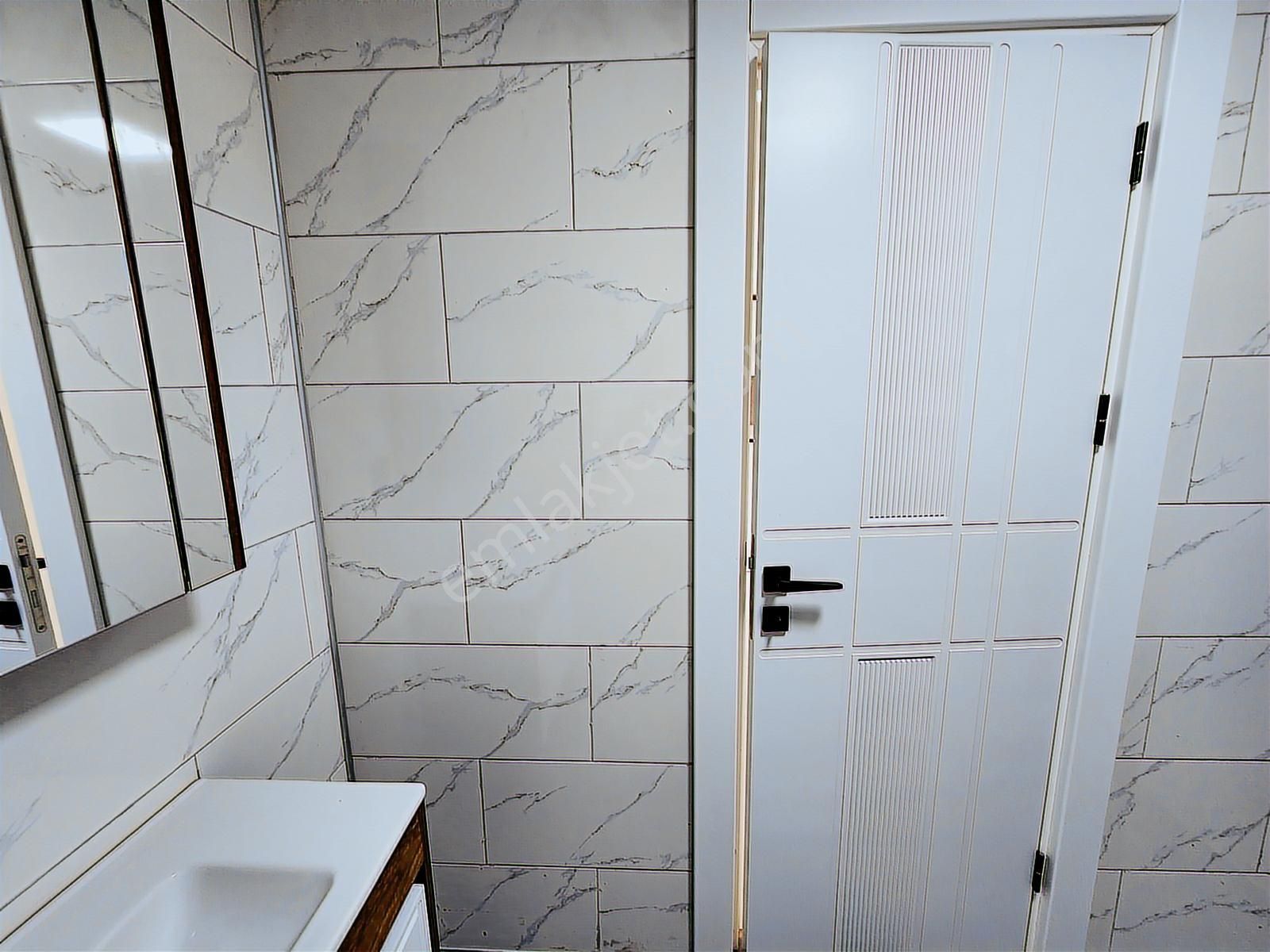 Yeniköy'de Sıfır Lux Sitede Eşyalı Kiralık Sıfır 1+1 Lux Daire - Görsel 7