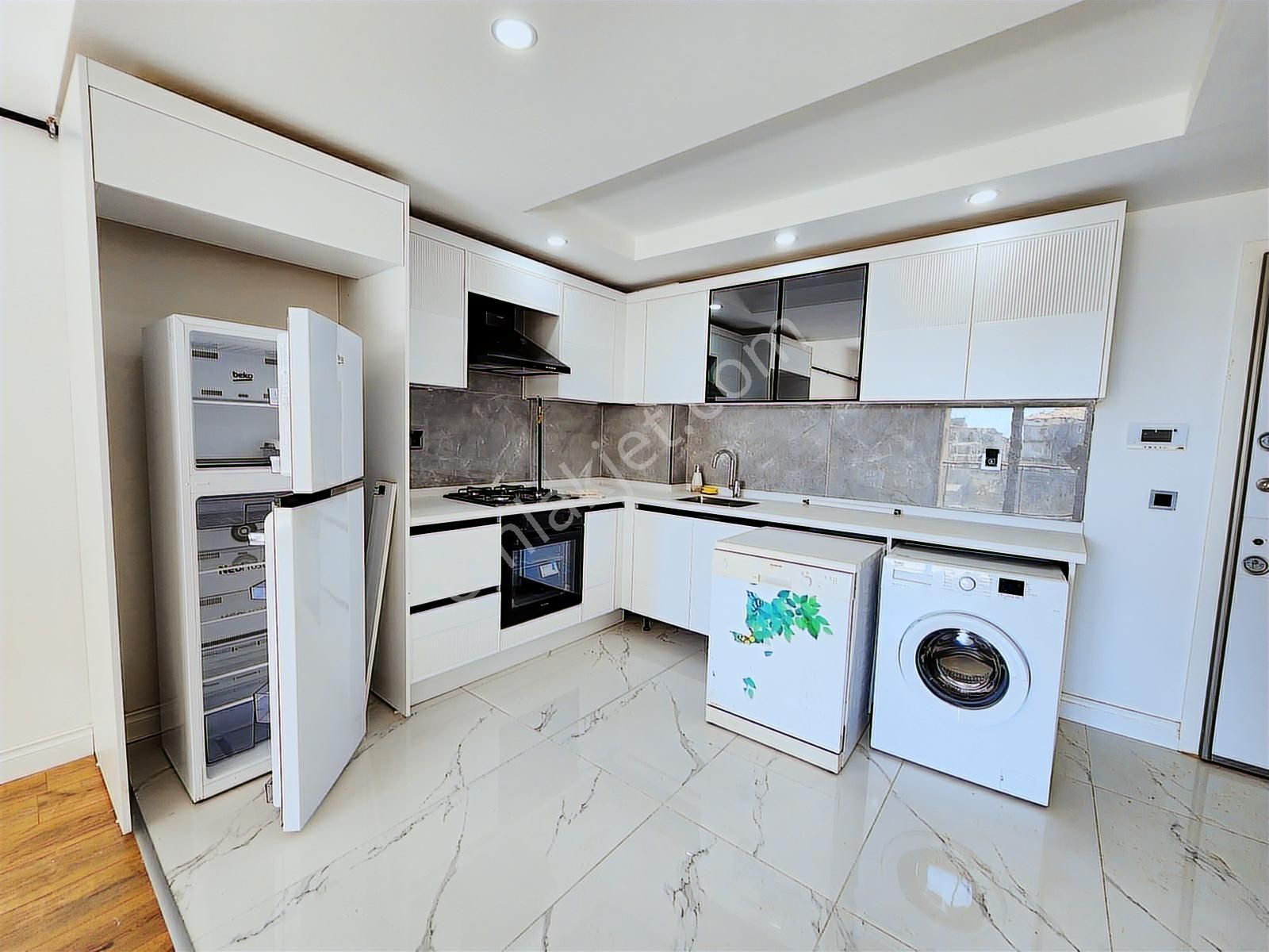 Yeniköy'de Sıfır Lux Sitede Eşyalı Kiralık Sıfır 1+1 Lux Daire - Görsel 19