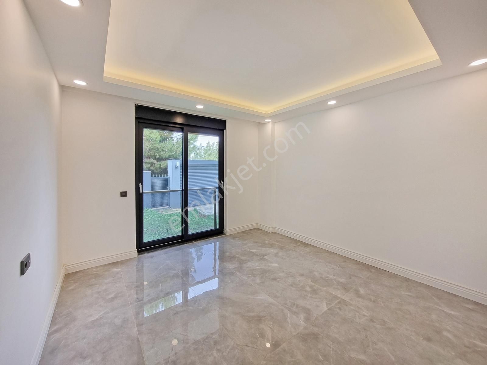 Gökhan Üçgün'den Düzlerçamı, Site İçinde, Müstakil Sıfır Villa - Görsel 19