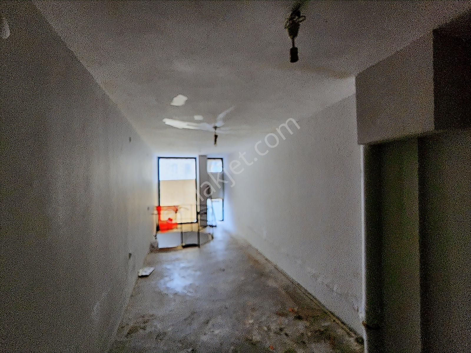 Antalya Çarşıda Kapalıyol Gören Sokakta Kiralık 3 Katlı Dükkan - Görsel 4