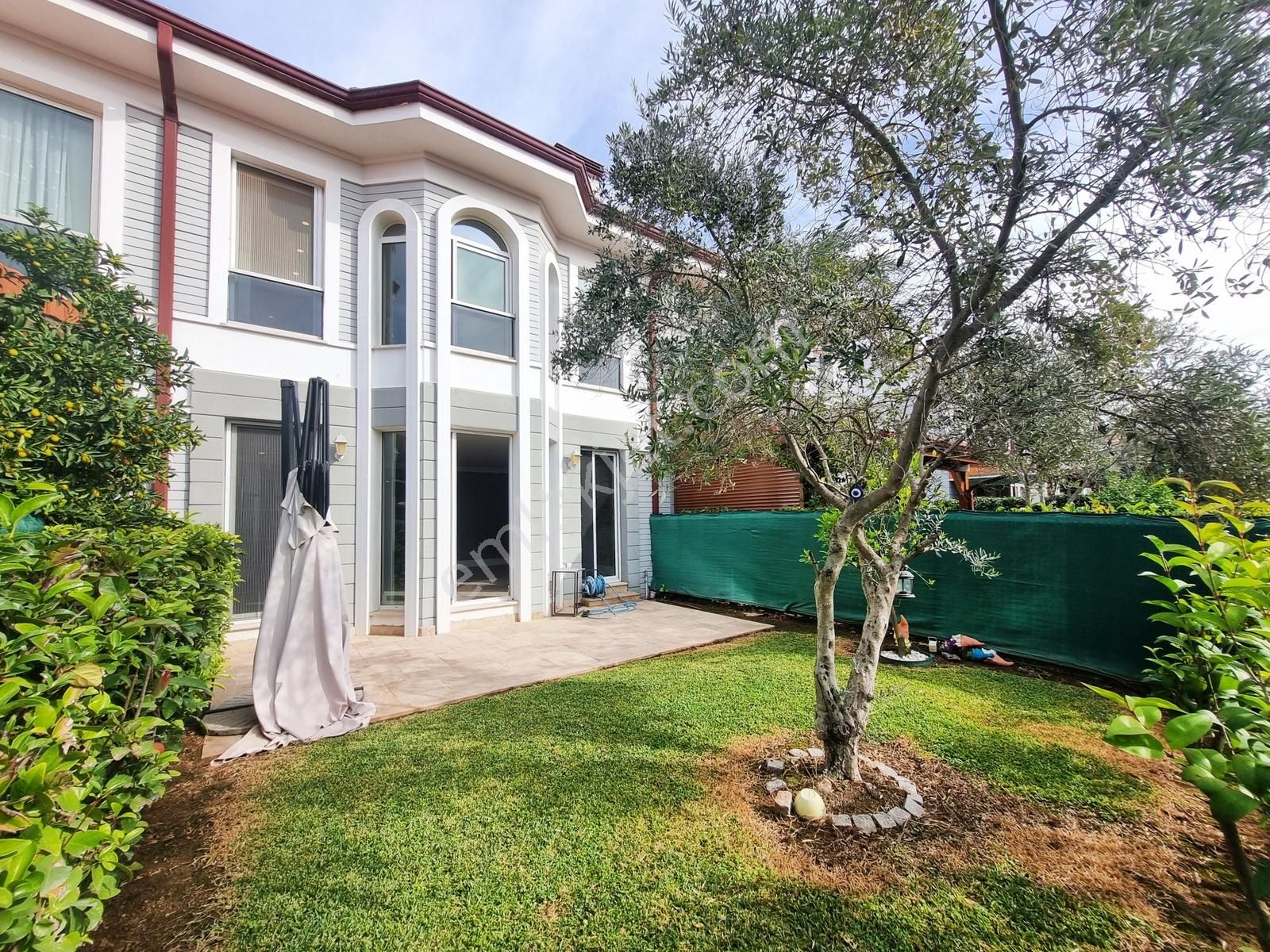 Gökhan Üçgün'den Panorama Villaları'nda Dubleks Rowhouse Villa