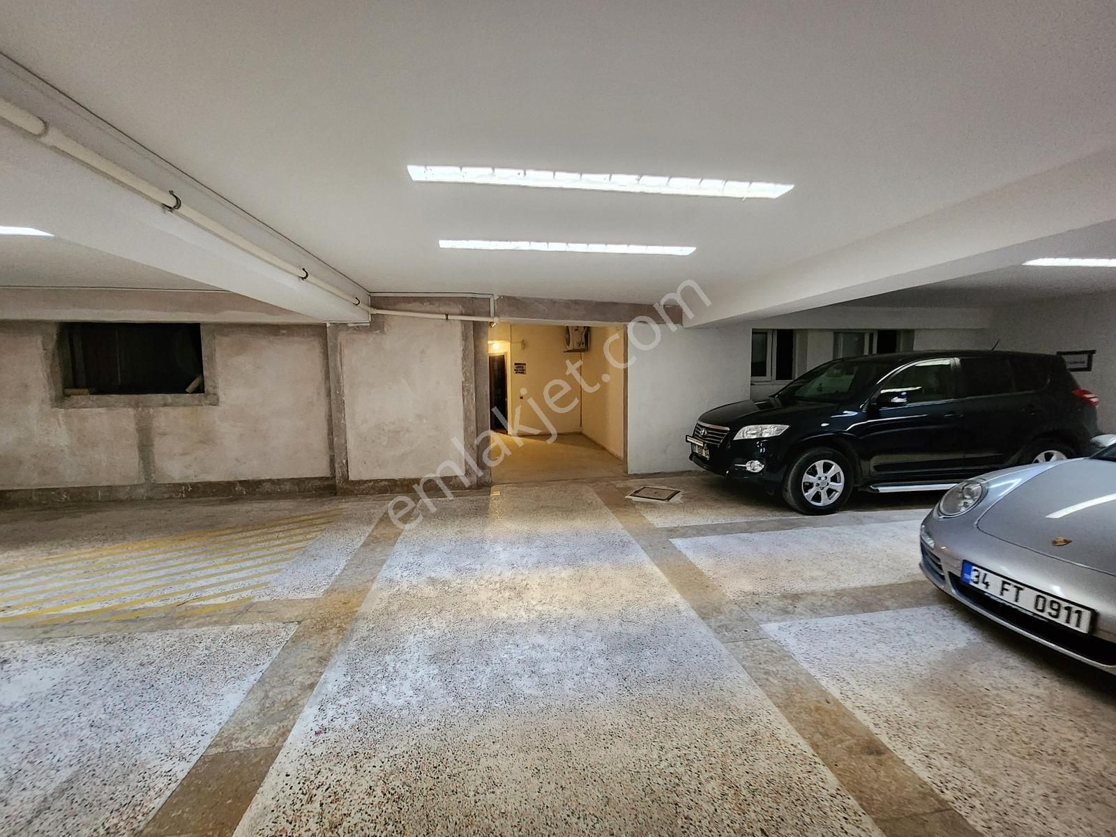 Havuzlu, Kapalı Otoparklı Sitede Kiralık 200 M2 3+1 Dublex Daire - Görsel 30