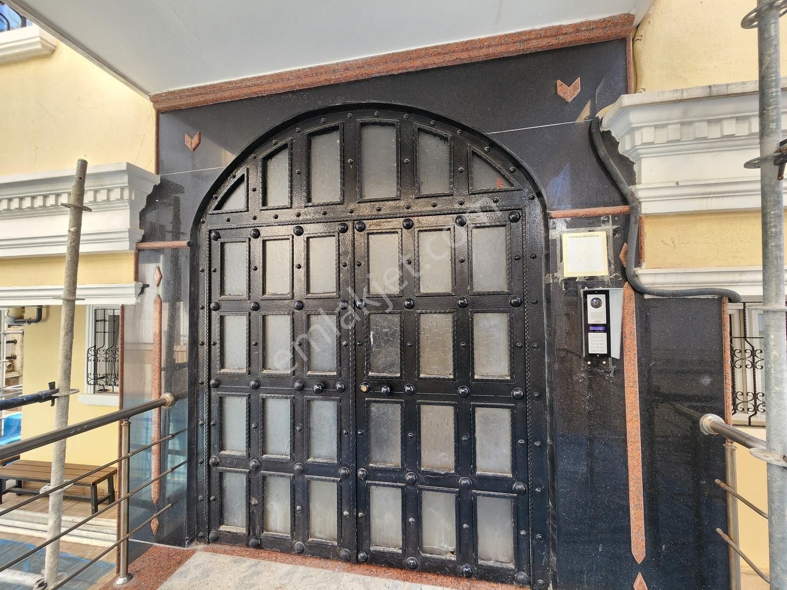 Havuzlu, Kapalı Otoparklı Sitede Kiralık 200 M2 3+1 Dublex Daire - Görsel 20