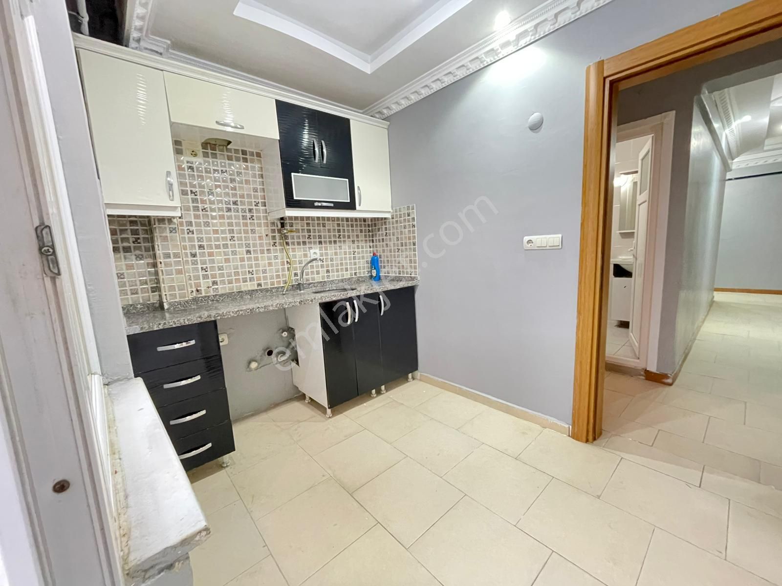 Acil Satılık Devlet Hastanesine 4dk Cift Balkonlu Ara Kat Daire - Görsel 11