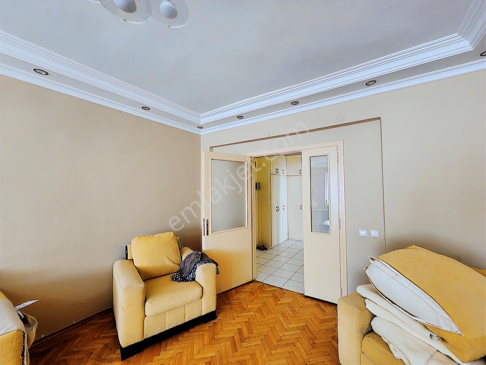 Şirinyalı'da Plaja 350 Mt 2. Katta Satılık 3+1 150 M2 Daire - Görsel 12