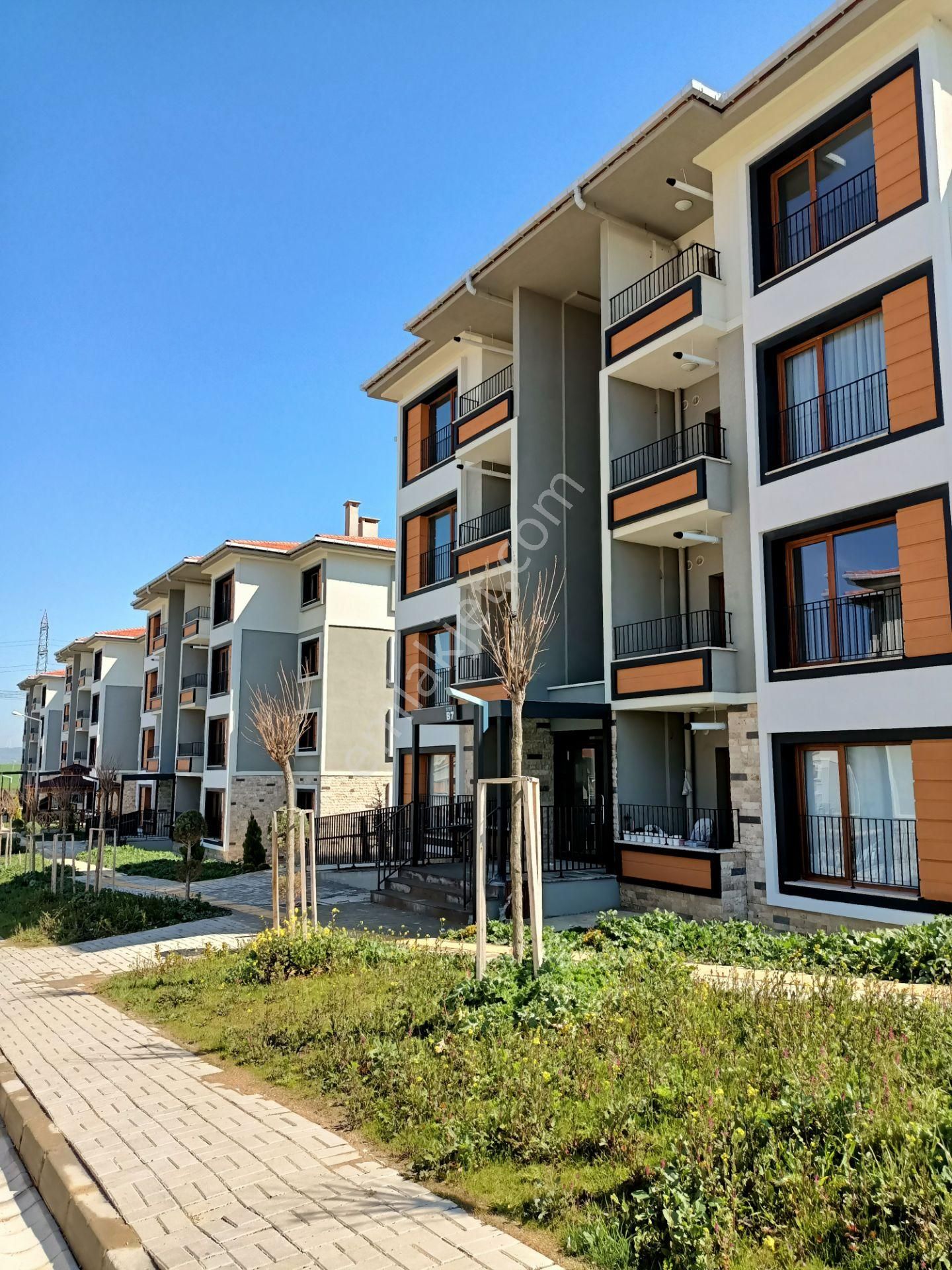 Silivri Toki 1. Etap Evlerinde 2+1 Satılık Boş Daire - Görsel 3