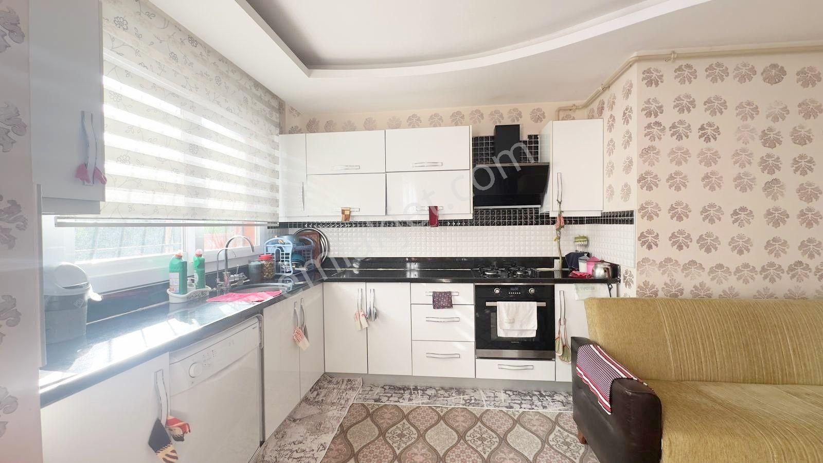 Pınar'da_3+1_iskanlı_hatasız_geniş_çift_banyo_d.gaz_10_yaşında.. - Görsel 2