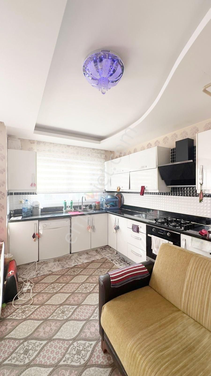 Pınar'da_3+1_iskanlı_hatasız_geniş_çift_banyo_d.gaz_10_yaşında.. - Görsel 3