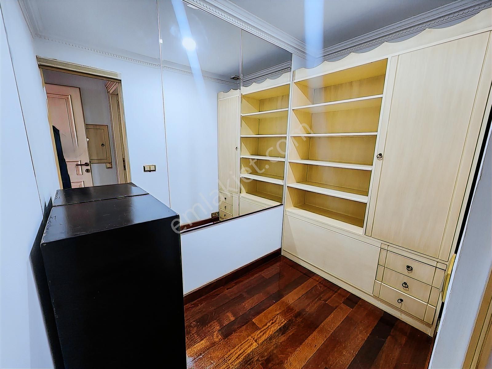 250 M2 4+1 Güllük Caddesi'nde İş Merkezinde Kiralık Şık Ofis - Görsel 4