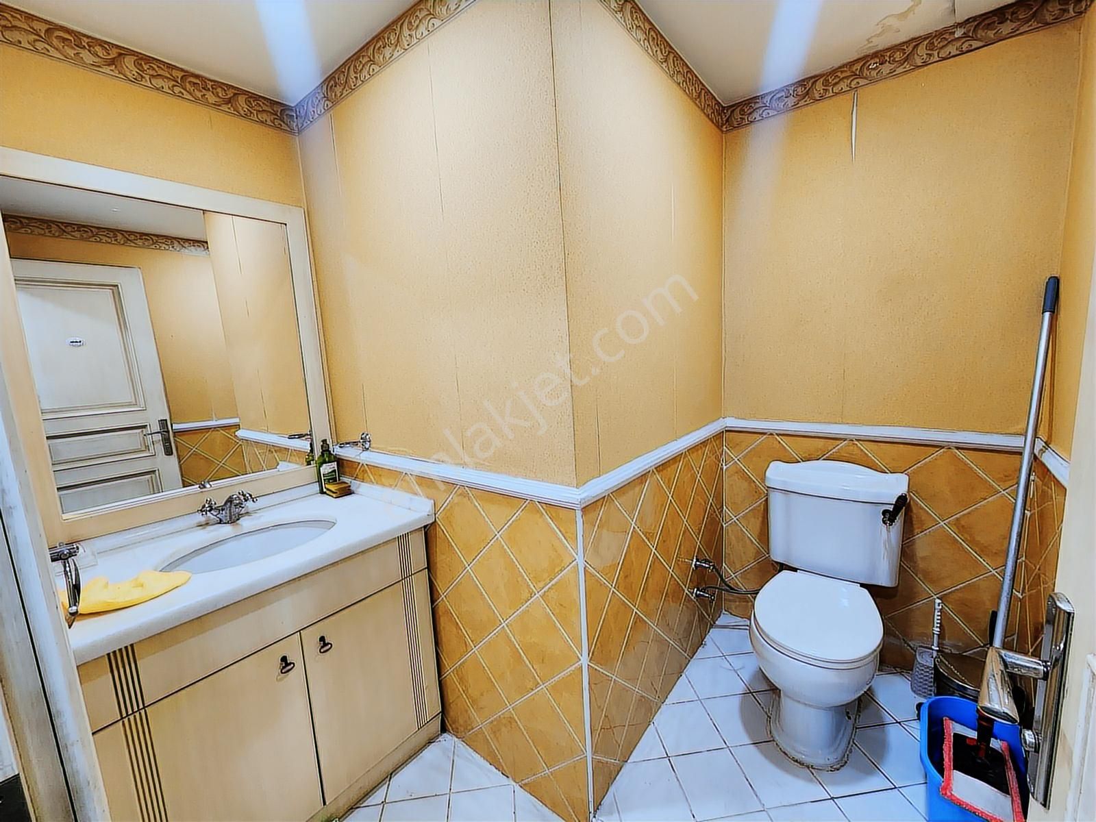 250 M2 4+1 Güllük Caddesi'nde İş Merkezinde Kiralık Şık Ofis - Görsel 33