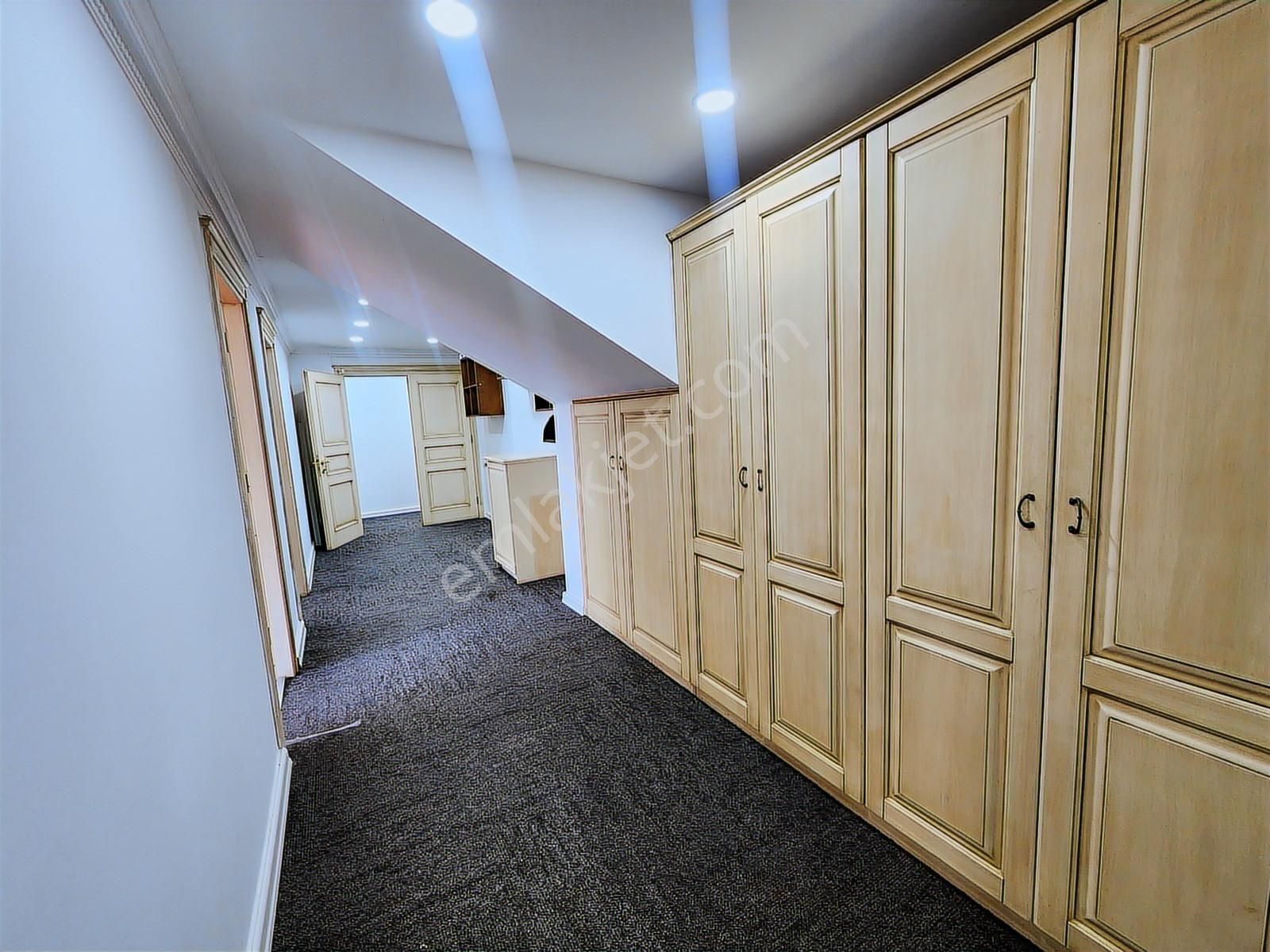 250 M2 4+1 Güllük Caddesi'nde İş Merkezinde Kiralık Şık Ofis - Görsel 24