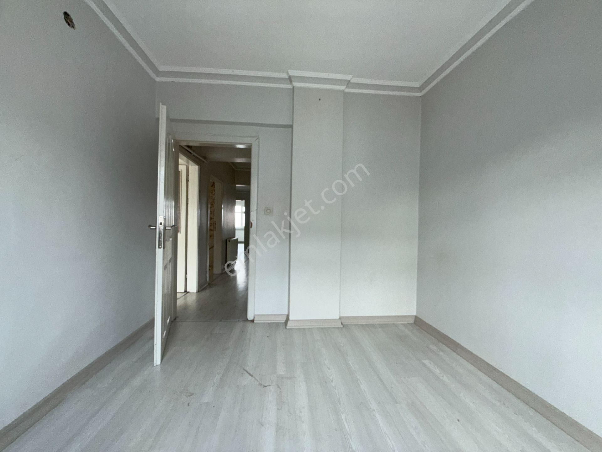 Ufuk Kılıç Emlak'tan Uygun Fiyatlı Cadde Üzeri 3+1 Orta Kat Güney Daire - Görsel 15