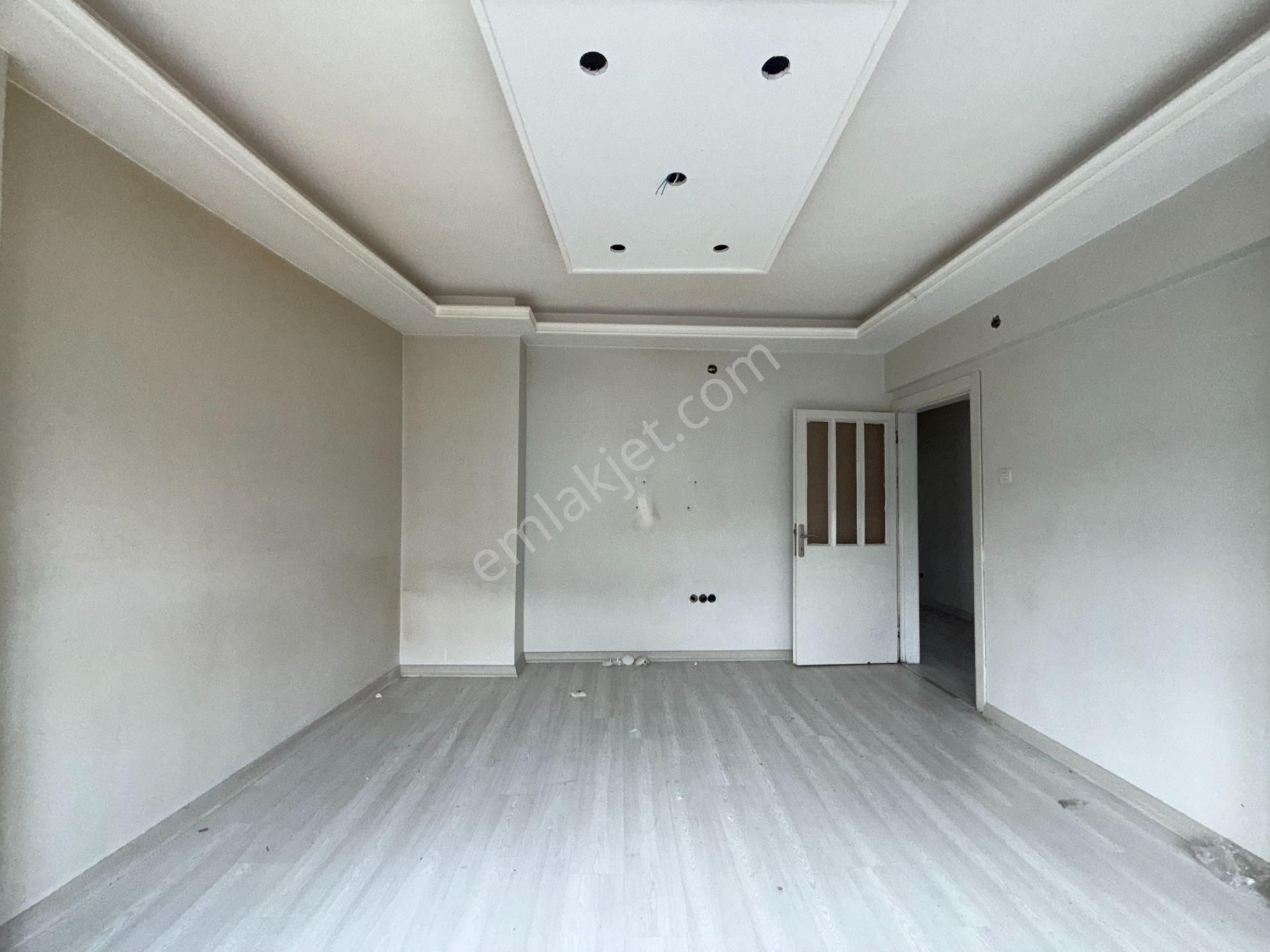 Ufuk Kılıç Emlak'tan Uygun Fiyatlı Cadde Üzeri 3+1 Orta Kat Güney Daire - Görsel 8