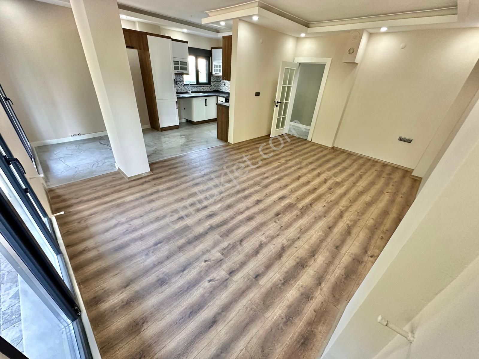 Berkay Demirel'den Akçayda Doğayla İç İçe Lüks 4+1 Villa - Görsel 7