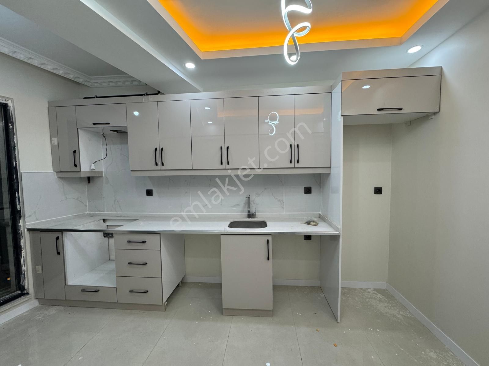 Devlet Hastanesi Dibi Köşe Güney Arakat 2+1 Cam Balkonlu Daire - Görsel 9