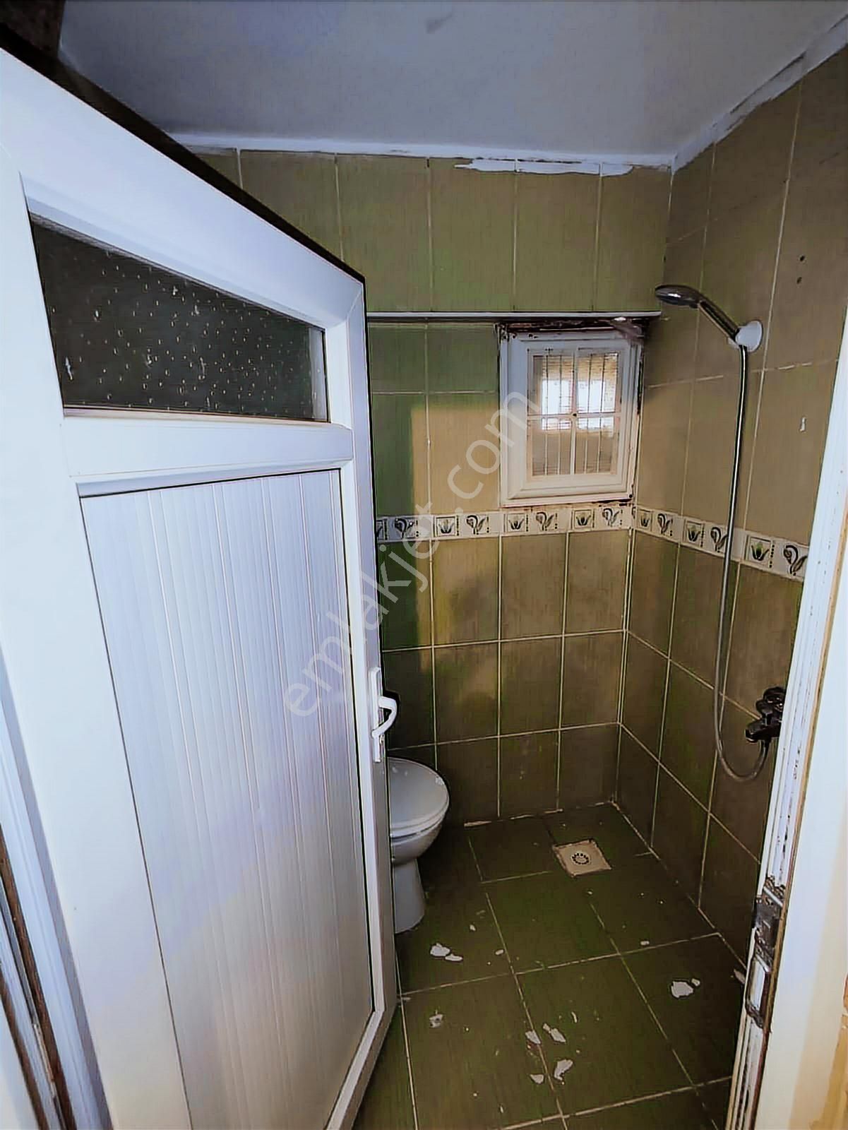 Cumhuriyet Mahallesinde Çarşı İçinde Satılık 2+1 Bahçe Kat - Görsel 3