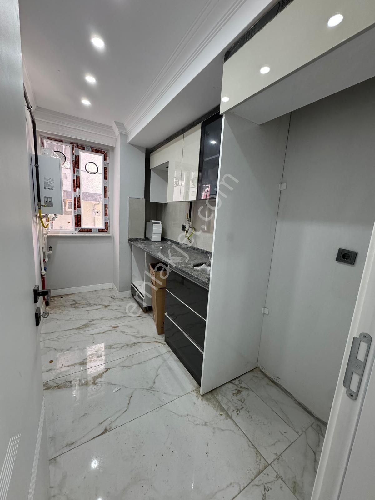 Mevlana Mah 1+1 Ön Cephe Yerden Isıtmalı Kombili Kiralık Daire - Görsel 5