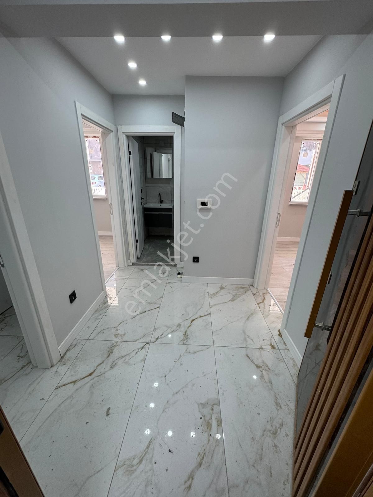 Mevlana Mah 1+1 Ön Cephe Yerden Isıtmalı Kombili Kiralık Daire - Görsel 10