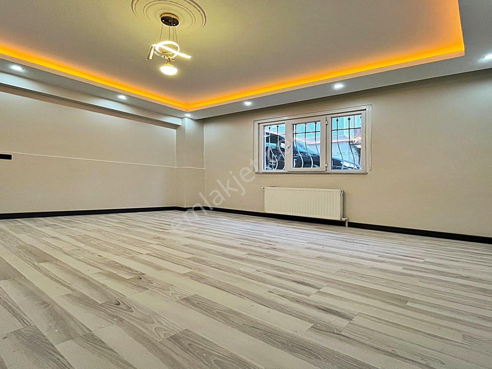 Esenyurt Kıraç Hürriyet Mahallesinde Geniş Balkonlu 3+1 Giriş Kat Daire !!! - Görsel 2