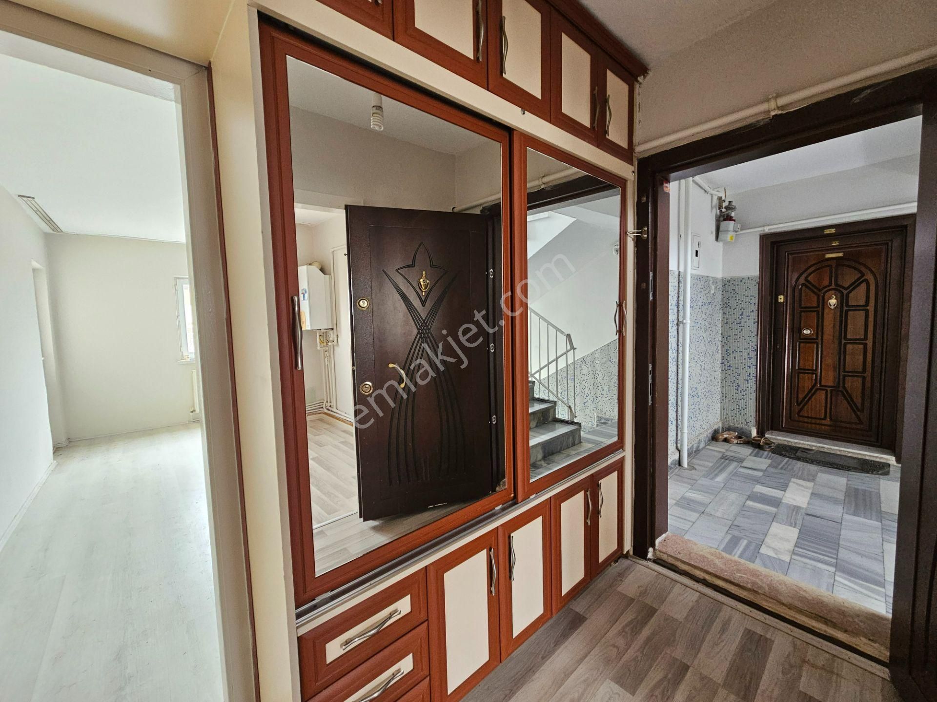 Gökçek Mah. Metro Ve Hastane Yakını Orta Kat Kiralık 3+1 Daire - Görsel 2