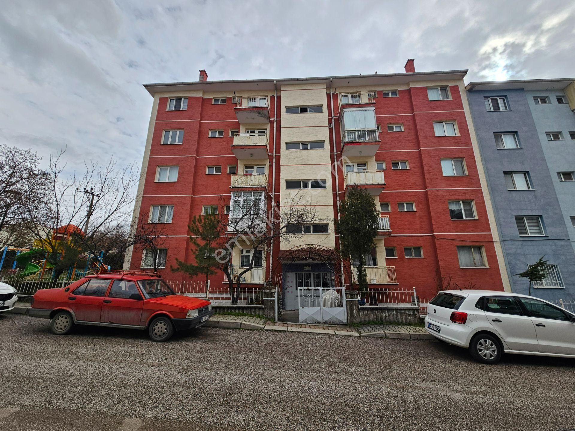Gökçek Mah. Metro Ve Hastane Yakını Orta Kat Kiralık 3+1 Daire
