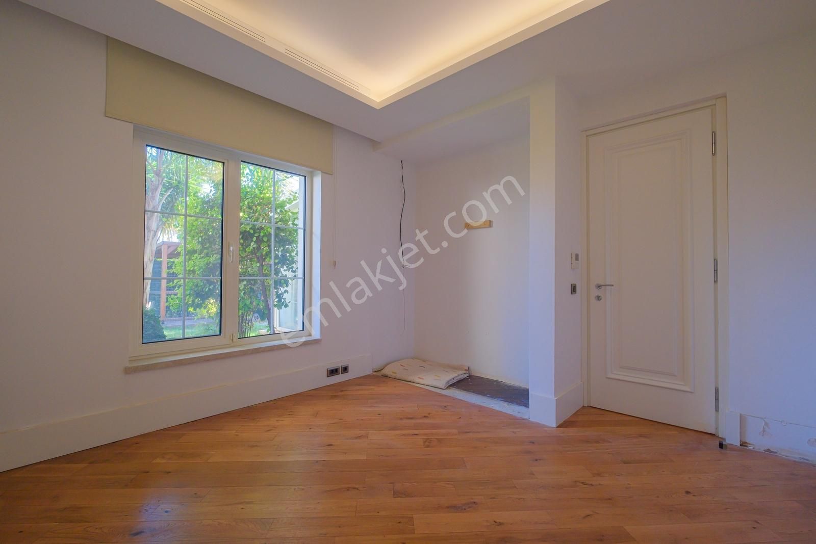 Gökhan Üçgün - Palm Cıty - Tek Katlı, Yenilenmiş 5+1 Villa - Görsel 7