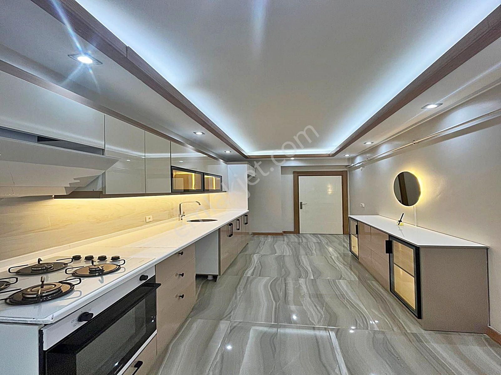 Metrobüse Yakın Ultra Lüks Tasarımlı 2+1 Arakat Daire !!! - Görsel 9