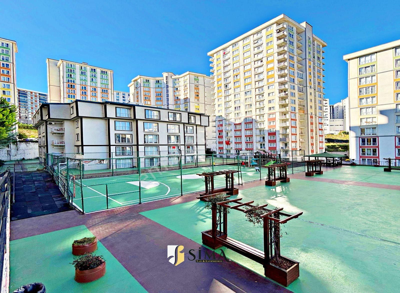 Metrobüse Yakın Havuzlu Güvenlikli Site İçi Satılık Daire