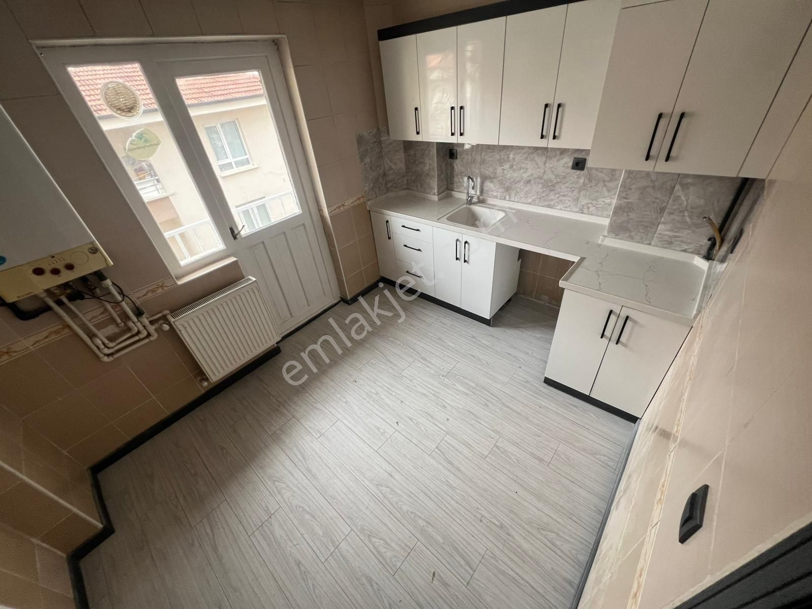 Gold Emlak'dan Yayla Mah. 1.katta Bağımsız Salon Çift Balkonlu Uygun Fiyatlı Satılık 3+1 Daire - Görsel 18