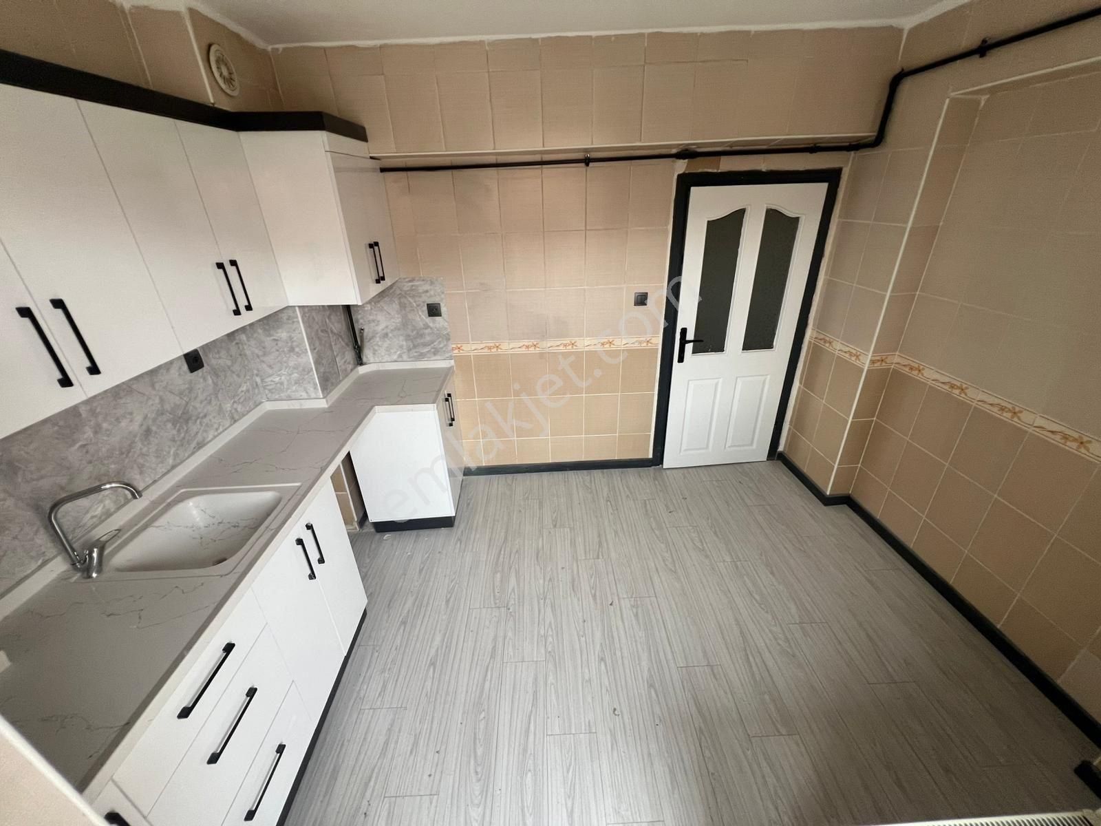 Gold Emlak'dan Yayla Mah. 1.katta Bağımsız Salon Çift Balkonlu Uygun Fiyatlı Satılık 3+1 Daire - Görsel 24